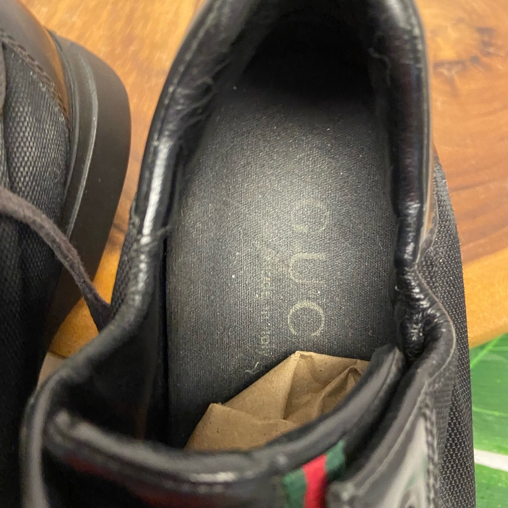 GUCCI Y2K Black Classic Stripe Sneakers - Picture 6 of 11